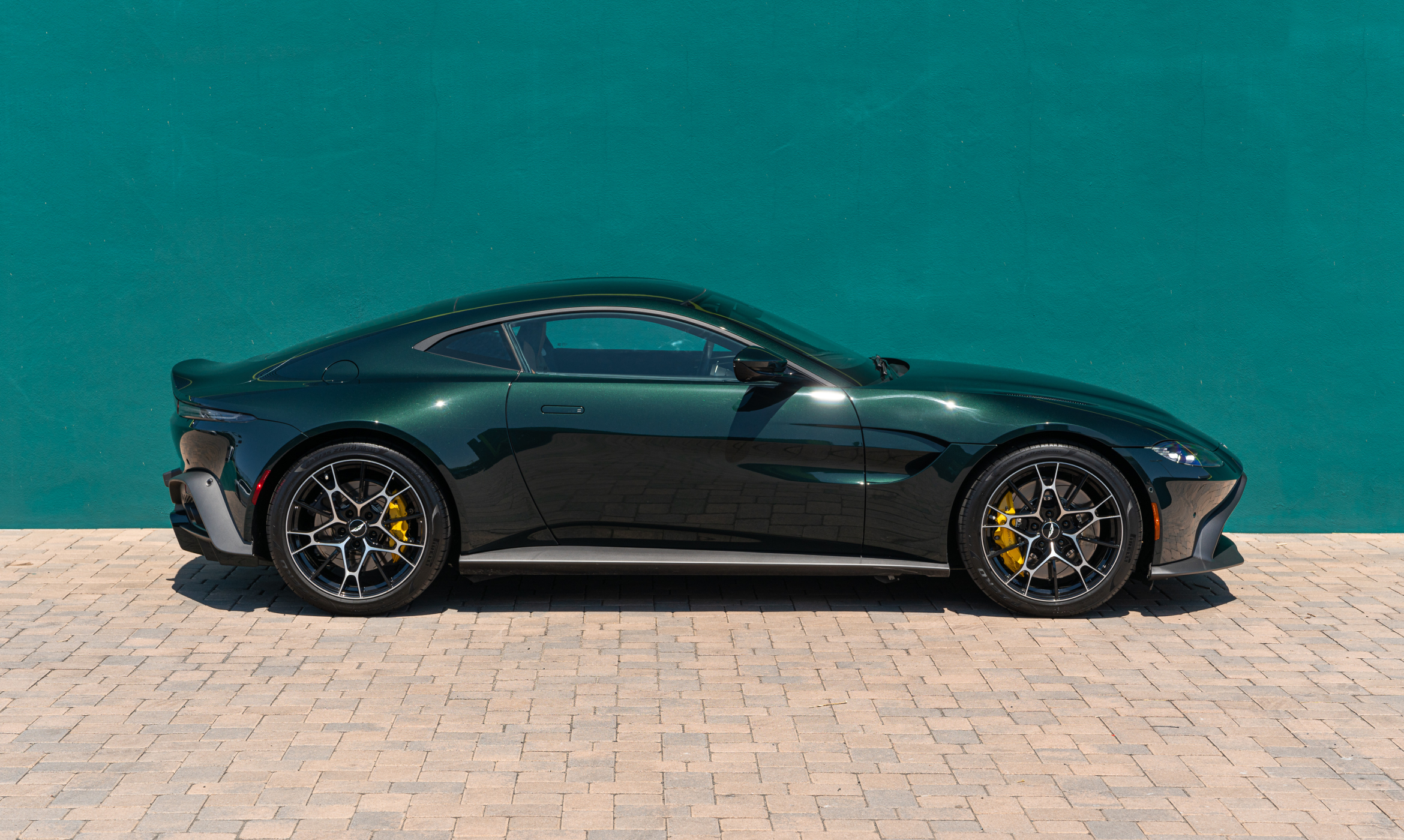 Used 2021 Aston Martin Vantage Base with VIN SCFSMGAW7MGN05525 for sale in San Diego, CA